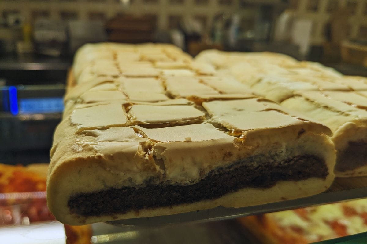 The authentic Neapolitan biscotti: biscotto amarena
